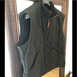 Rugged men’s quilted vest